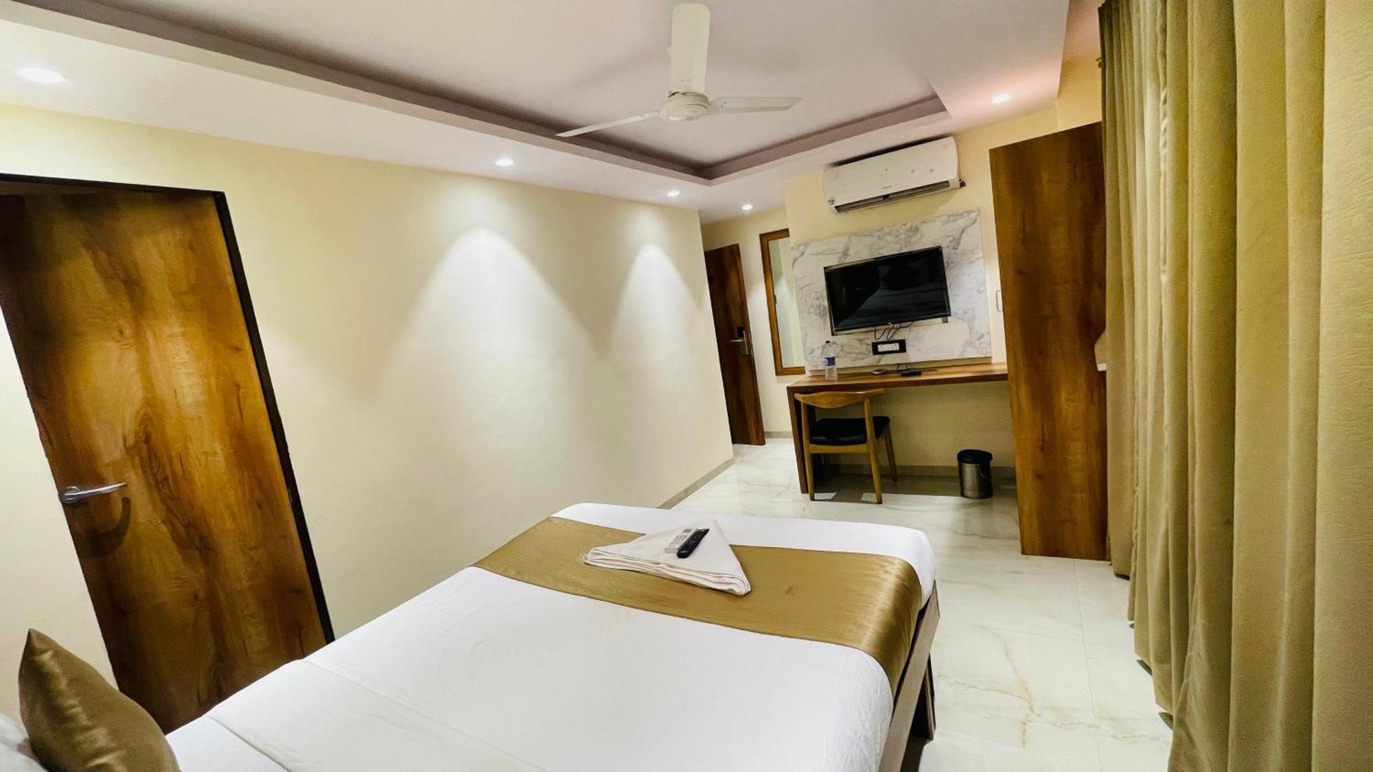 Hotel Arma Residency Mumbai  Buitenkant foto