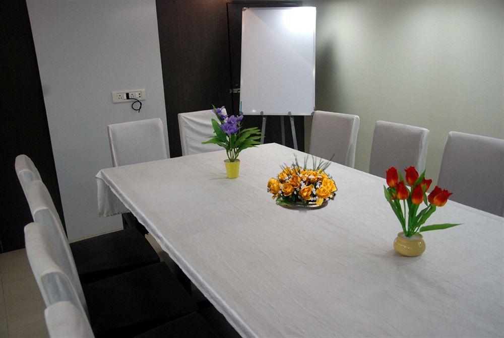 Hotel Arma Residency Mumbai  Buitenkant foto